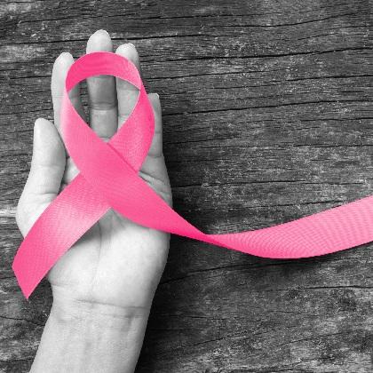 試着のついでに乳がんのセルフチェック、購買で寄付も　～BEAMSがピンクリボンキャンペーンを実施中